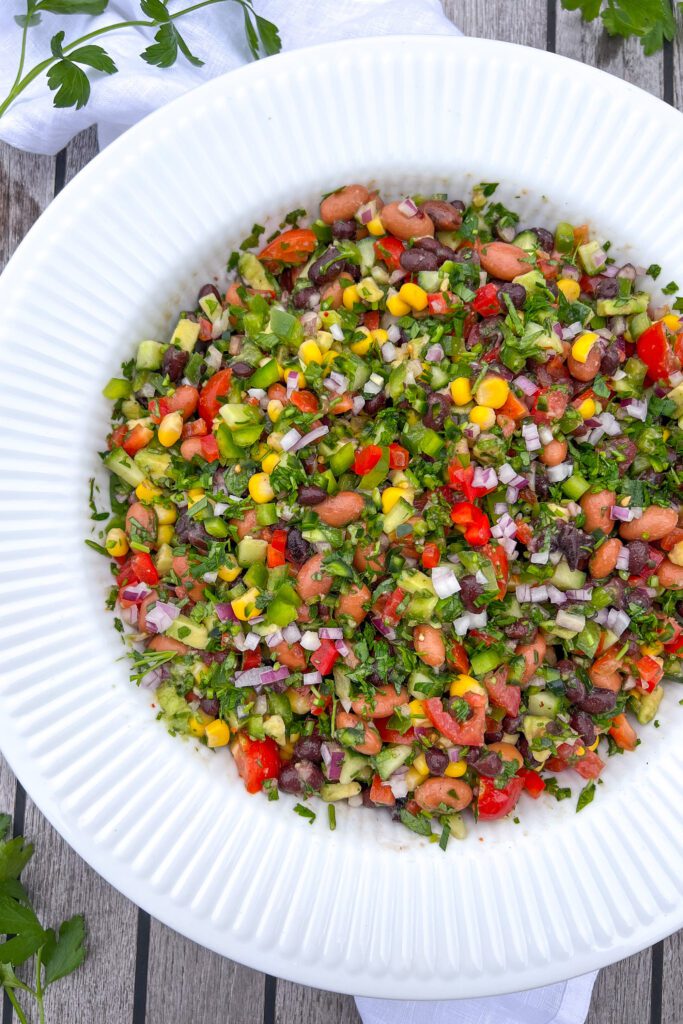 Cowboy caviar - Opskrift på Cowboy caviar - sprød grøntsags salsa