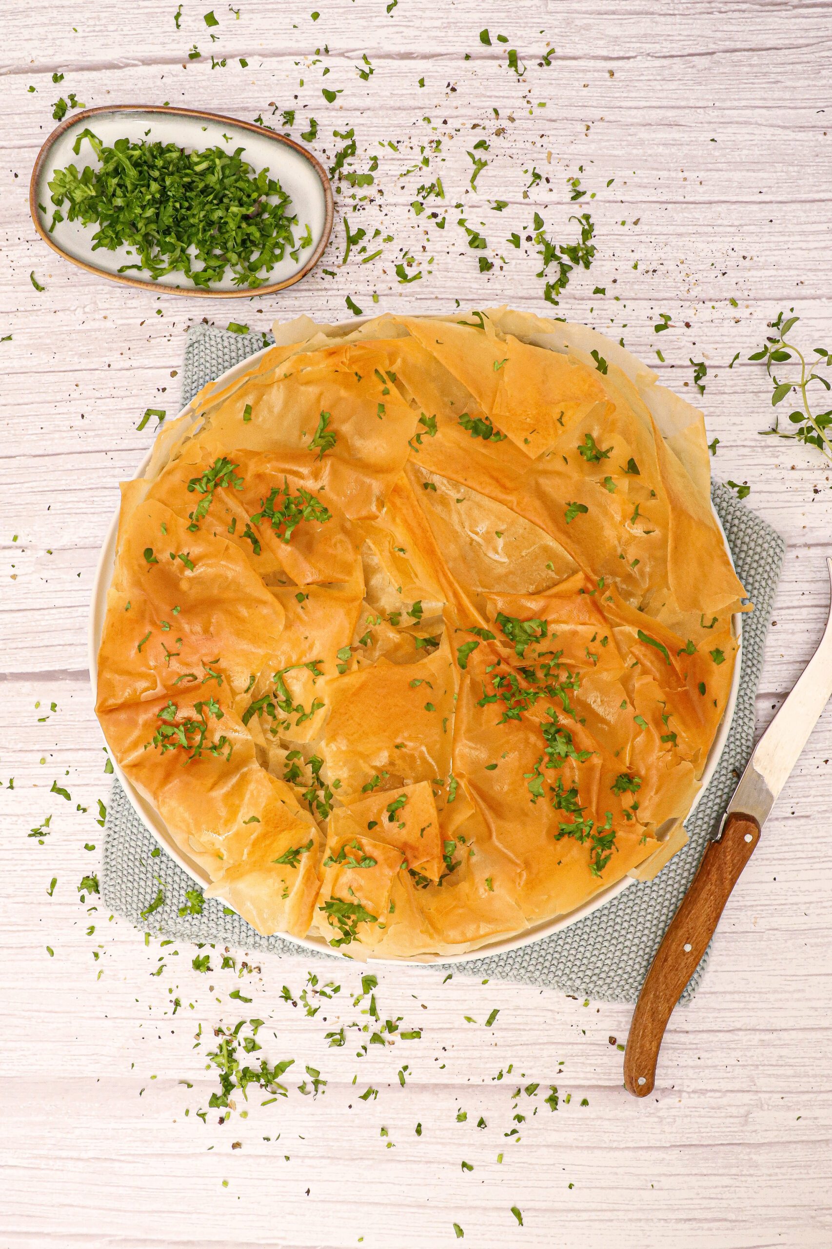 Spanakopita - Opskrift på græsk spinattærte med filodej