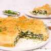 Spanakopita - Opskrift på græsk spinattærte med filodej