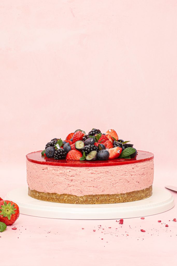 Cheesecake med jordbær og jordbær gelé - Opskrift på jordbær cheesecake