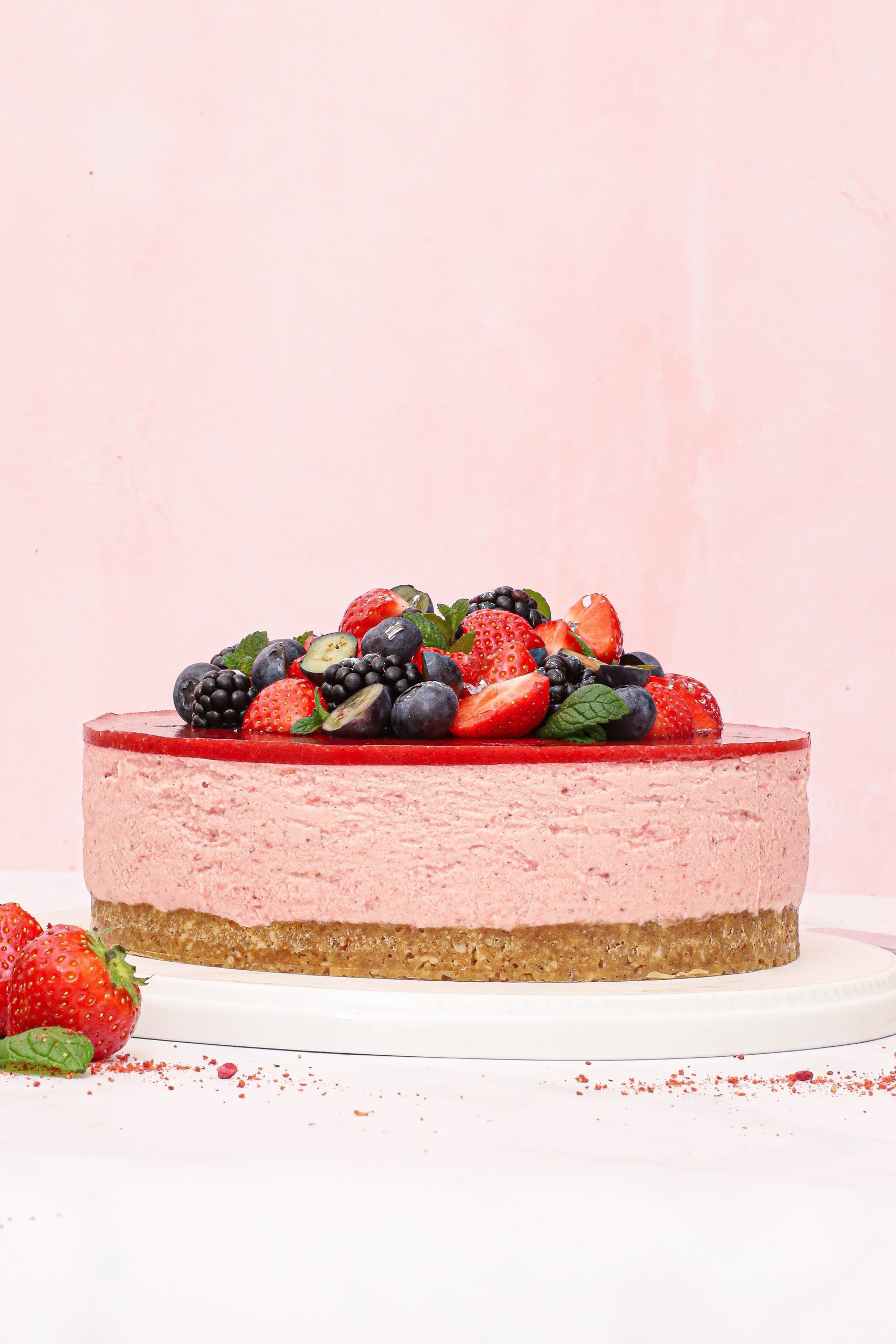 Cheesecake med jordbær og jordbær gelé - Opskrift på jordbær cheesecake