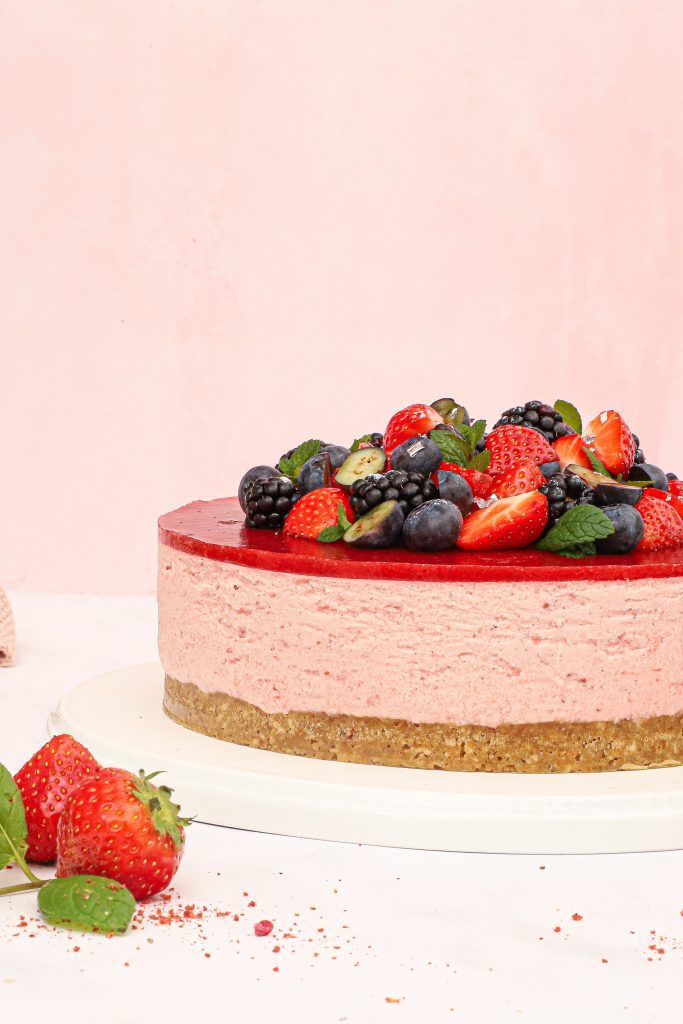 Cheesecake med jordbær og jordbær gelé - Opskrift på jordbær cheesecake