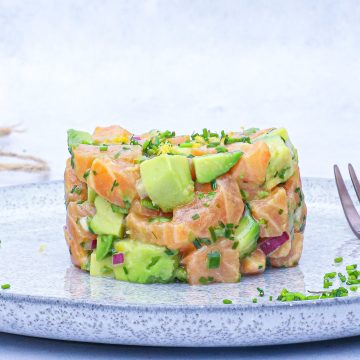 Laksetatar med avocado og citron - Opskrift på laksetatar