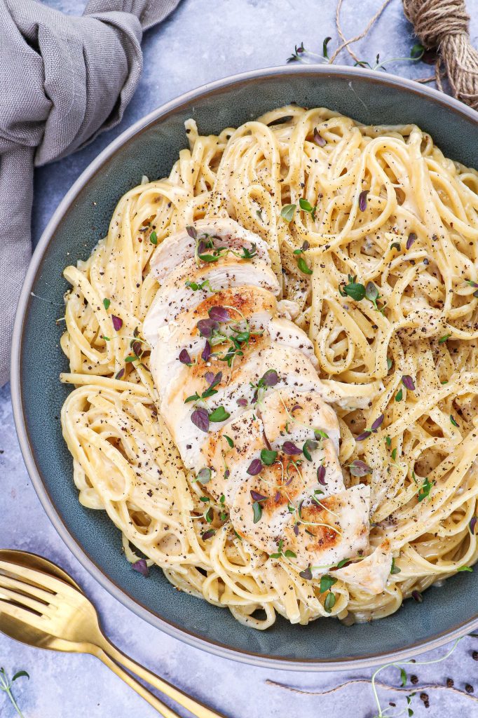 Cacio e pepe med kylling - Opskrift på cacio e pepe med kylling