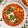 One pot oksekødssuppe med bacon, grøntsager og fløde - Opskrift på one pot suppe
