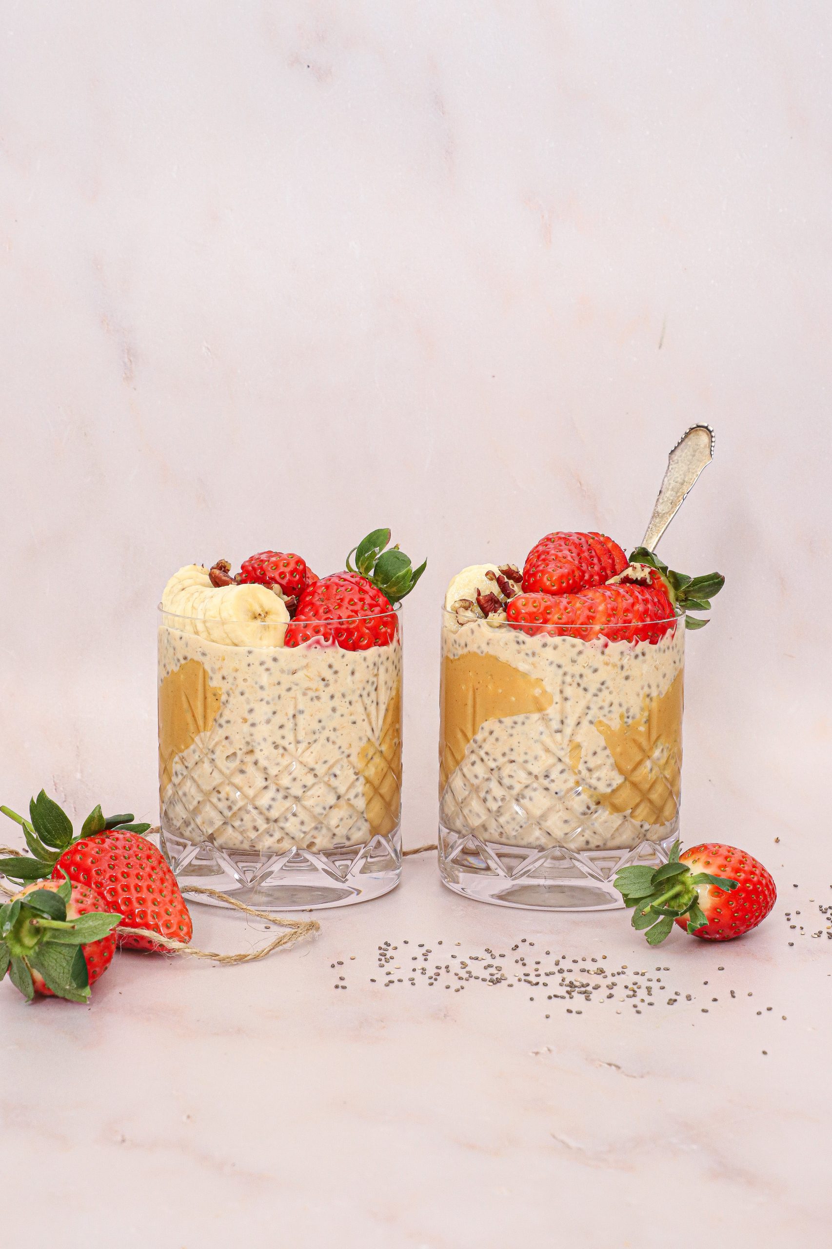 Overnight oats med peanut butter - Opskrift på peanut butter køleskabsgrød