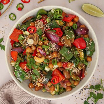 Vegetarisk stir fry med kikærter - Opskrift på stir fry med kikærter