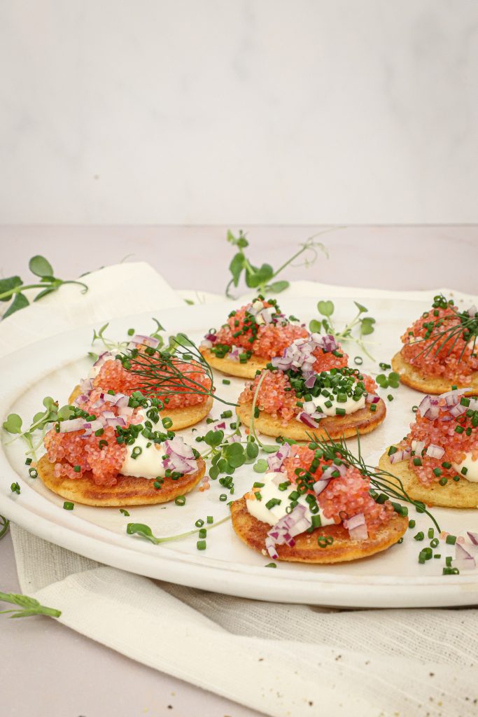 Blinis med stenbiderrogn - Opskrift på blinis med stenbiderrogn