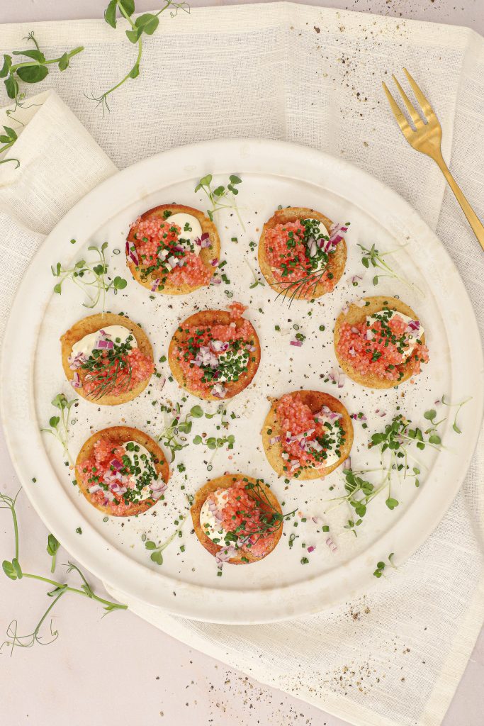 Blinis med stenbiderrogn - Opskrift på blinis med stenbiderrogn