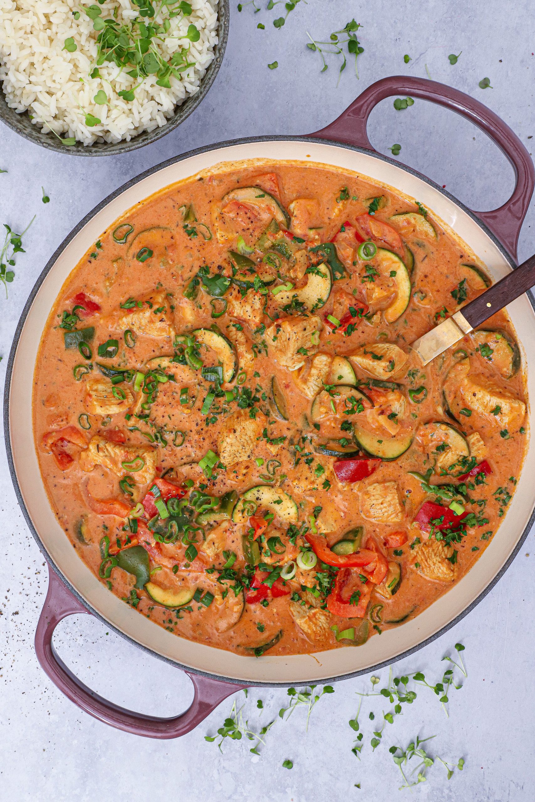 Kalkungryde med cajun og grøntsager - Opskrift med kalkun