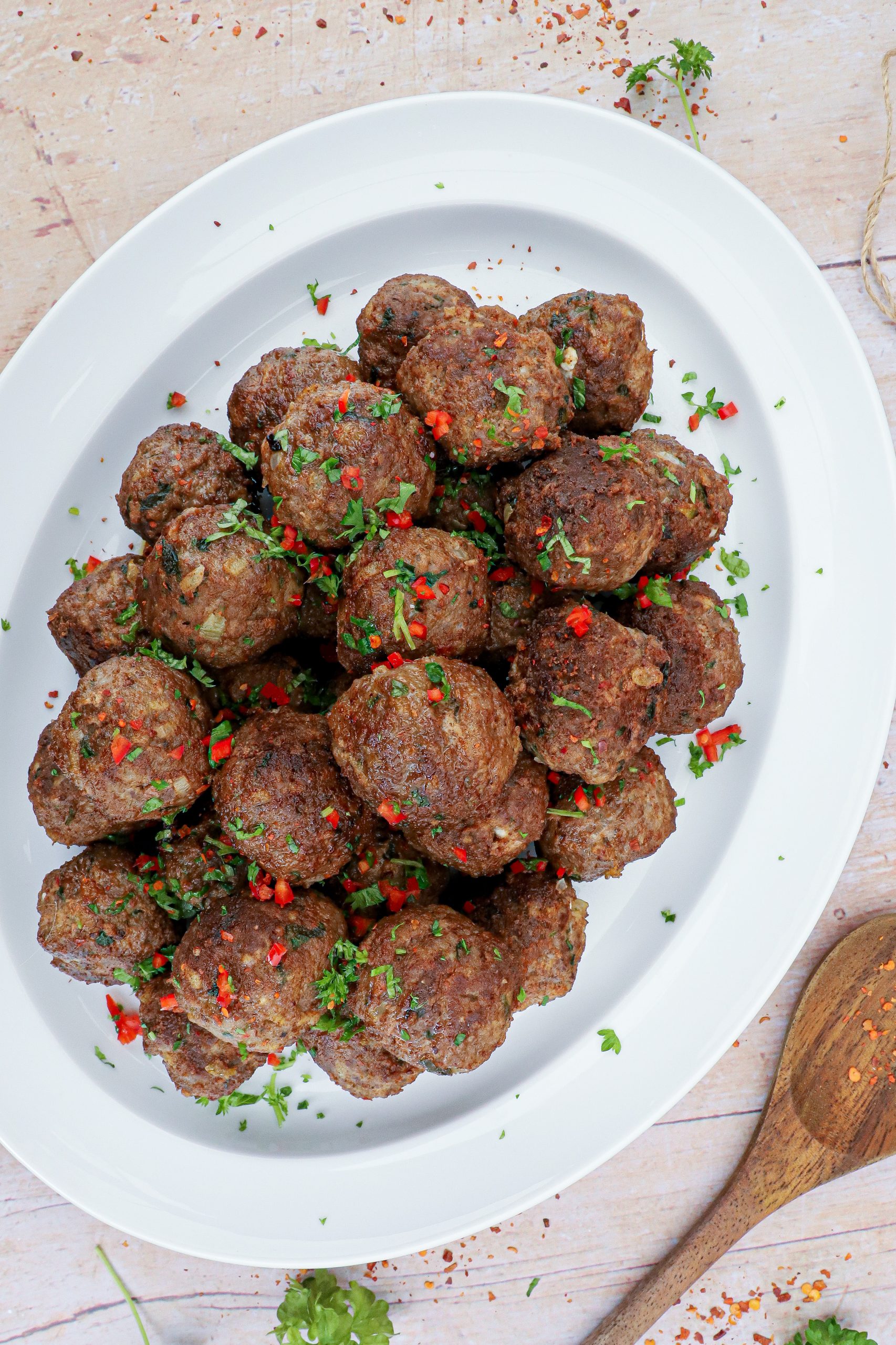 Græske kødboller - Opskrift på saftige græske frikadeller