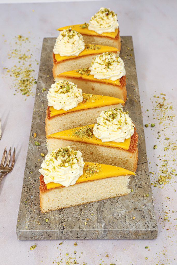 Citronmåne med mascarponecreme og pistacie - Nem citronmåne