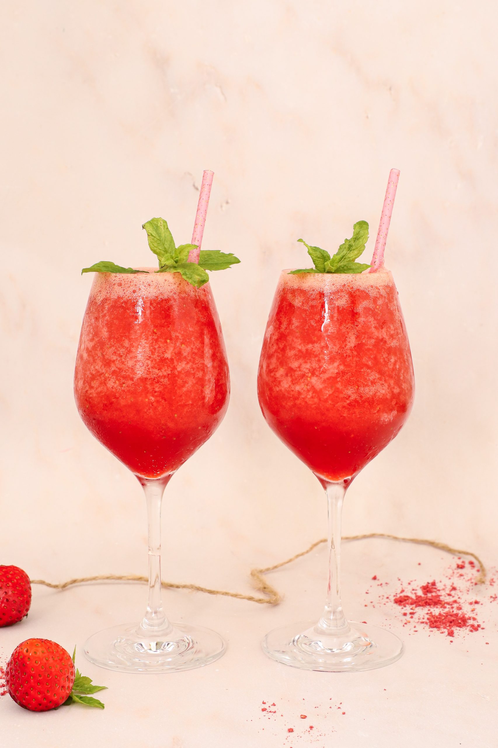 Jordbær drink med rom og lime - Jordbær slush ice