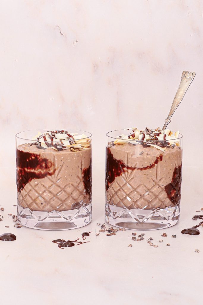 Overnight oats med kokosmælk og kakao - Bounty køleskabsgrød