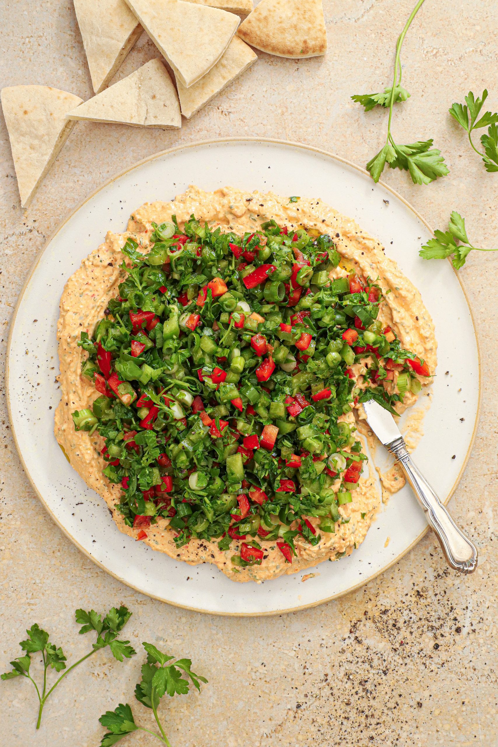 Layered haydari med bagte peberfrugter - Haydari salat