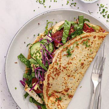 Madpandekager med kylling, bacon og karrydressing