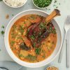 Massaman curry med braiseret lammeskank
