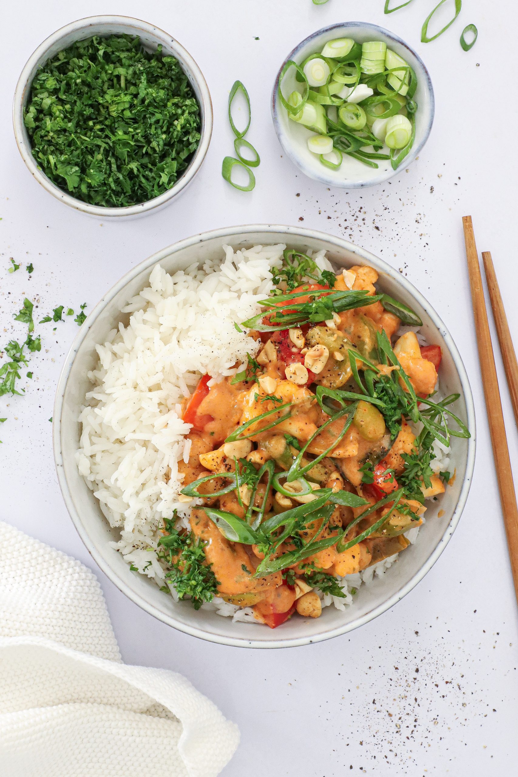 Vegetarisk rød karry med kikærter - Vegetar thai curry