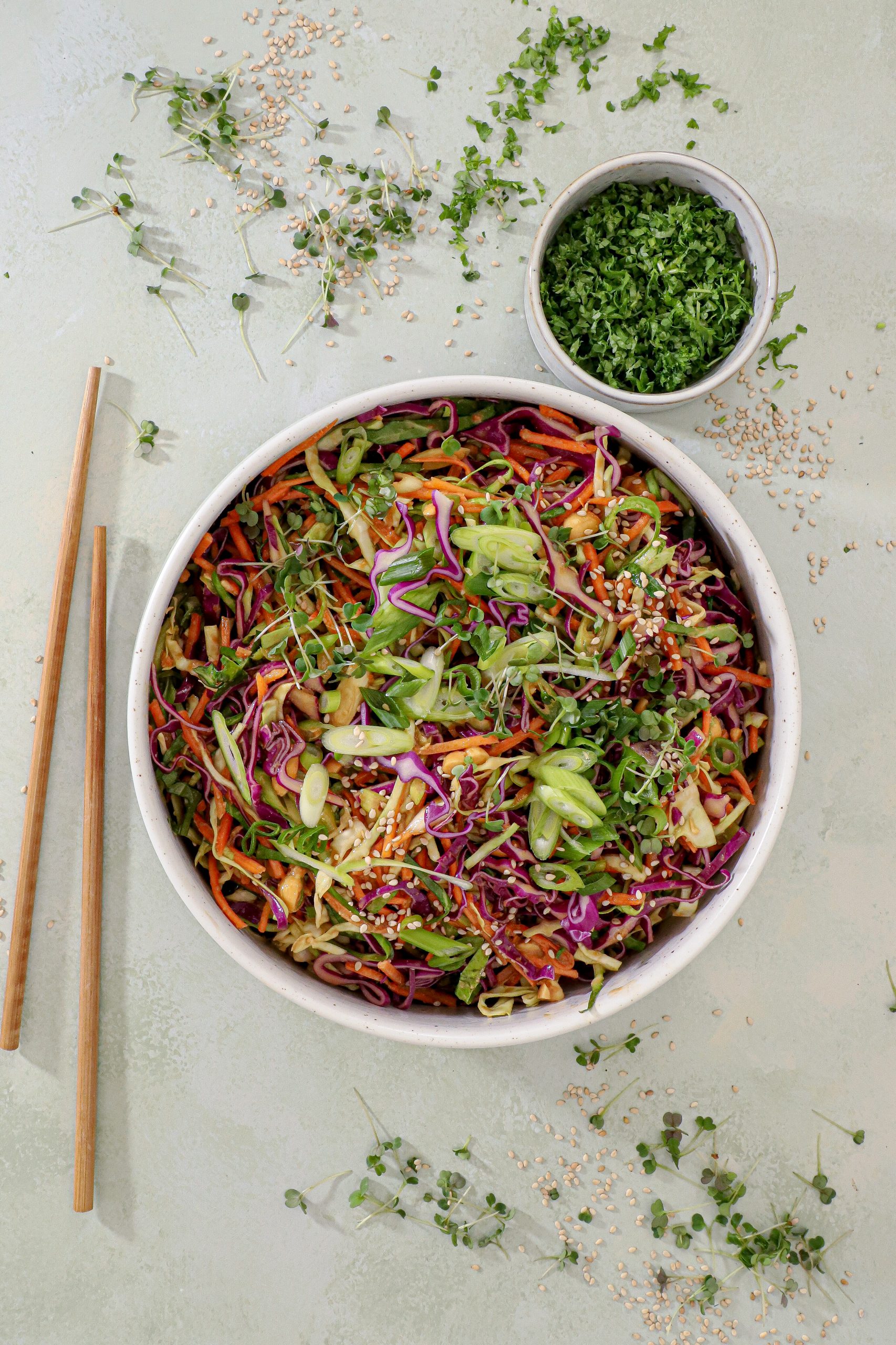 Asiatisk coleslaw - Asiatisk inspireret coleslaw med peanutbutter