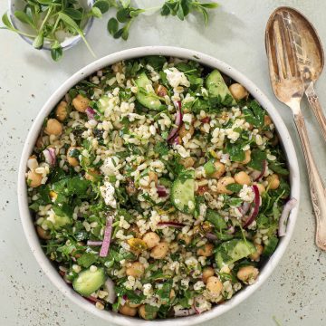 Salat med kikærter, bulgur og feta - Jennifer Aniston salat