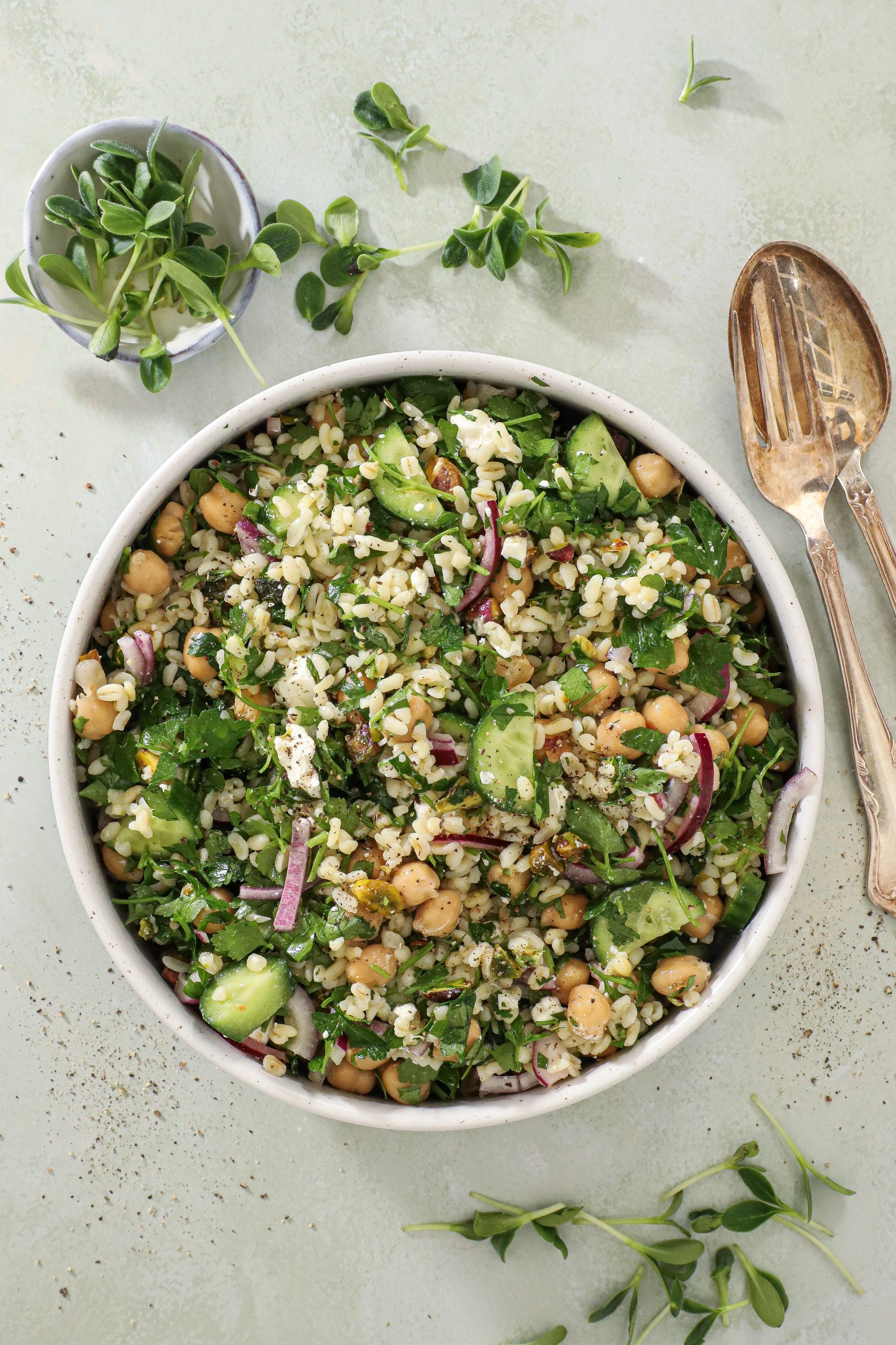 Salat med kikærter, bulgur og feta - Jennifer Aniston salat