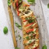 Caprese Flute med Mozzarella, Tomat og Pesto – Nem Opskrift