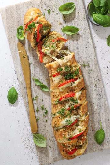 Caprese Flute med Mozzarella, Tomat og Pesto – Nem Opskrift