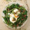 Broccolinisalat med soltørrede tomater og burrata - Salat med aspargesbroccoli