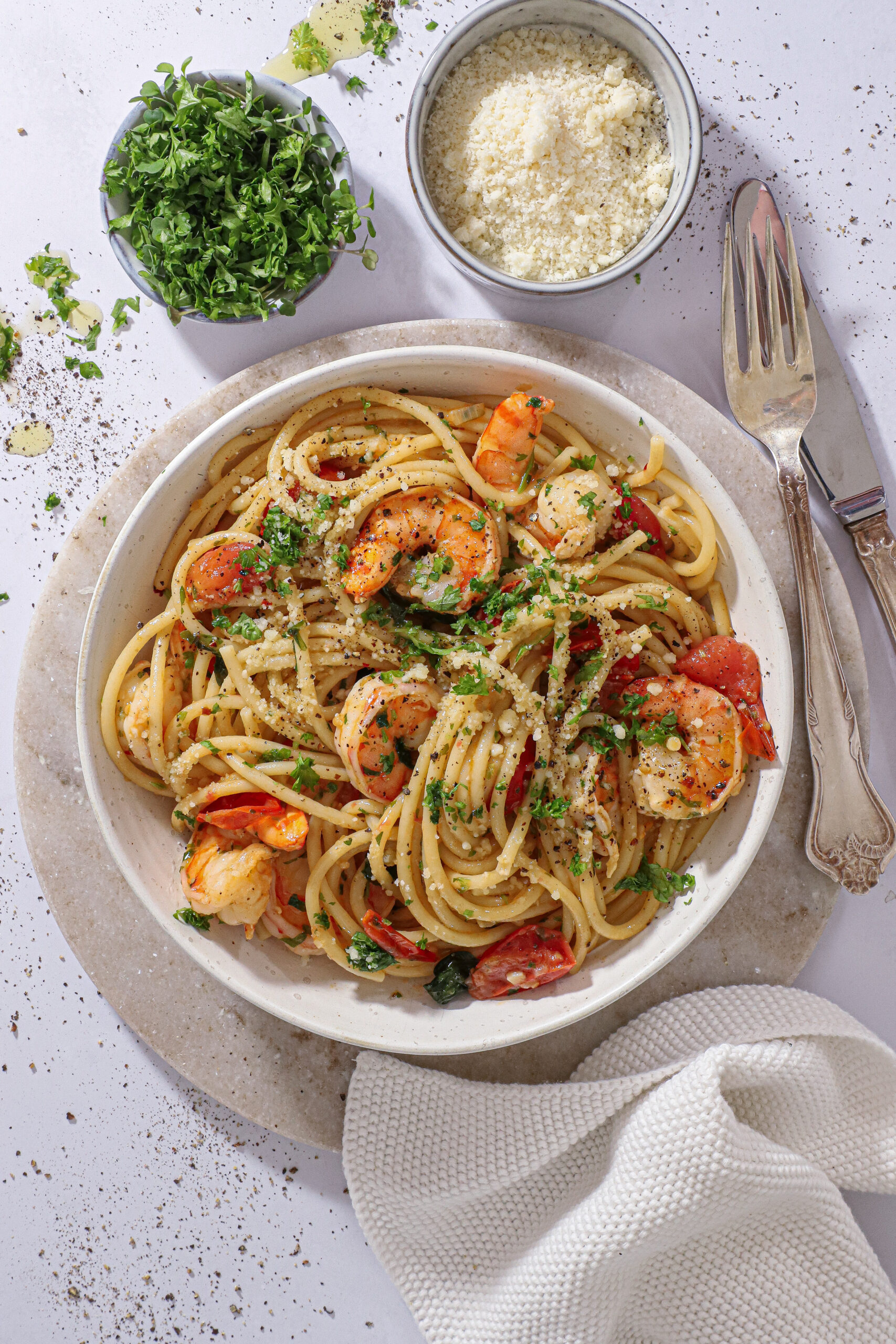Pasta med rejer, tomater og hvidvin - Italiensk på 20 minutter