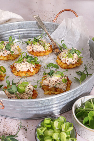 Rösti vafler med laksesalat - Perfekt appetizer eller snack