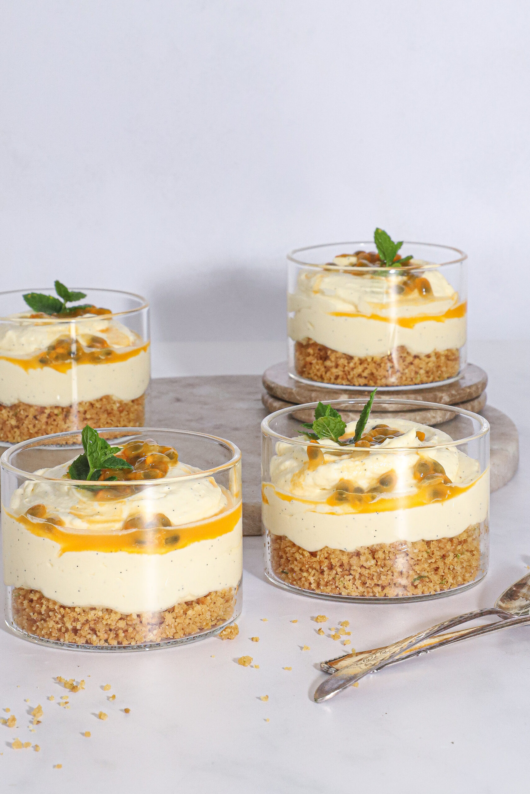 Passionsfrugt cheesecake med hvid chokolade og lime – uden husblas