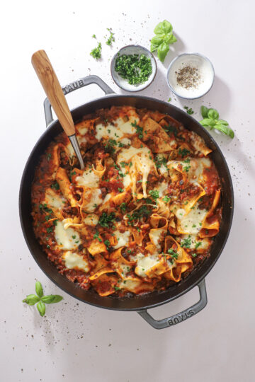 One pot vegetarisk lasagnette - Fyldt med grøntsager og linser