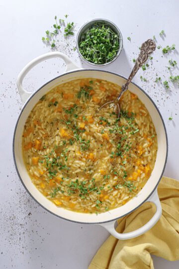 Cremet græskar orzo med hokkaido og parmesan - Nem pastaret
