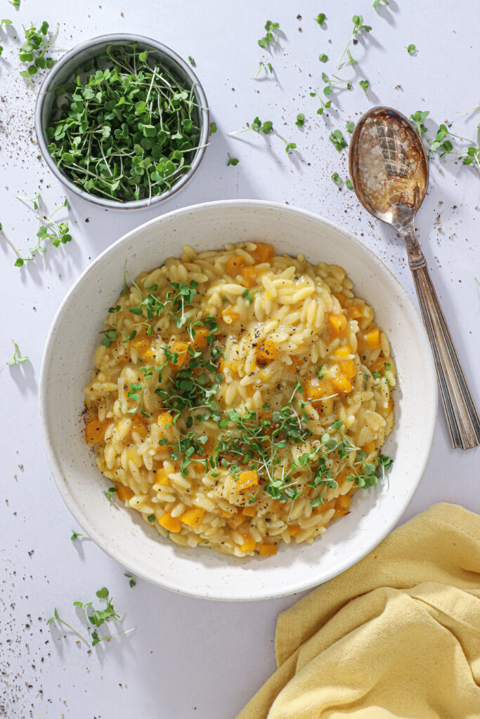 Cremet græskar orzo med hokkaido og parmesan - Nem pastaret
